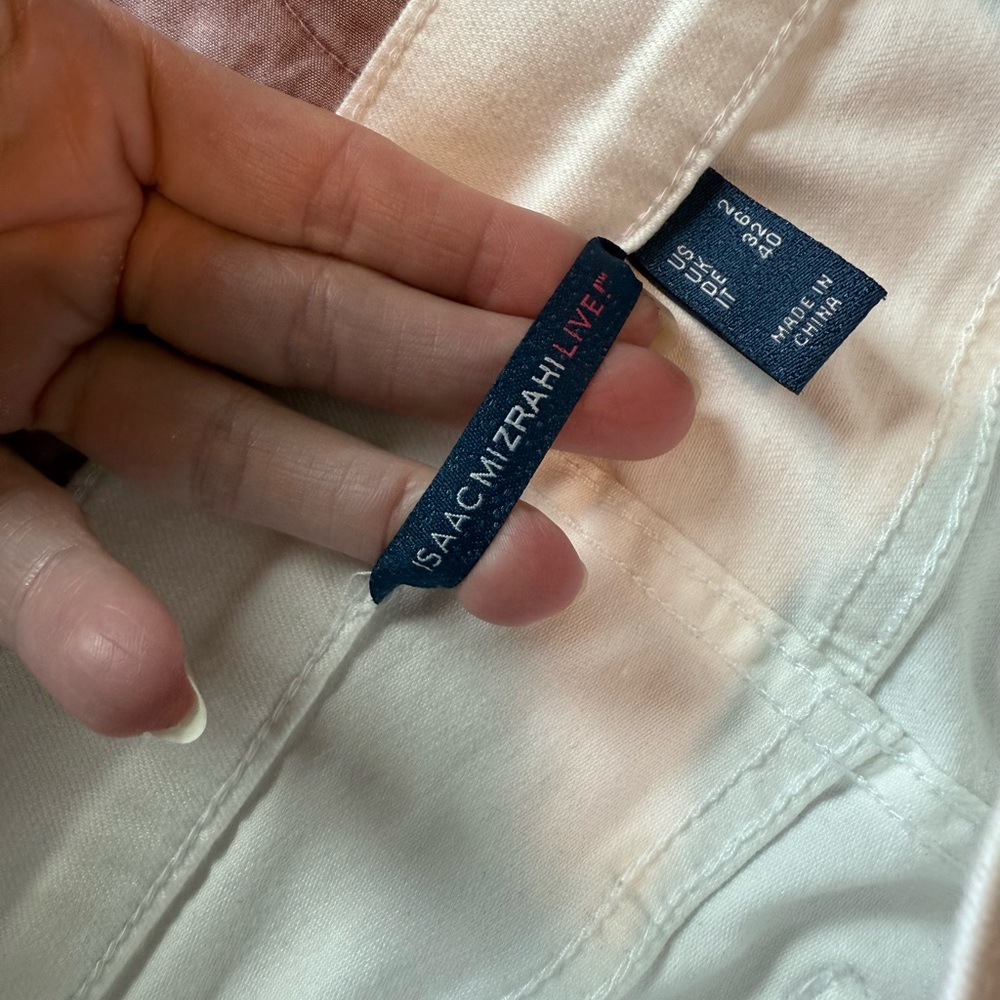 Isaac Mizrahi Cream Cropped Pants - Picture 12 of 16